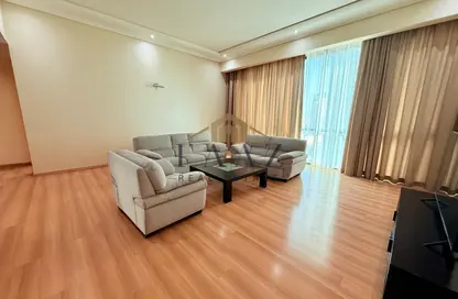 Apartment - 3 Bedrooms - 4 Bathrooms for rent in Al Juffair - Capital Governorate