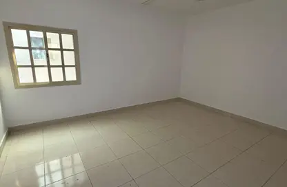 شقة - 3 غرف نوم - 2 حمامات للايجار في عالي - المحافظة الوسطى