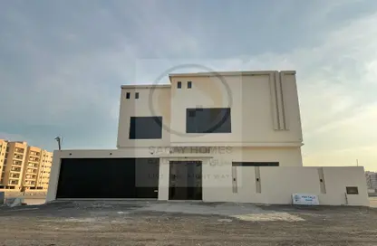 Villa - 5 Bedrooms - 7 Bathrooms for sale in Hidd - Muharraq Governorate