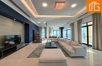 Penthouse - 5 Bedrooms - 6 Bathrooms for rent in Reef Island - Capital Governorate