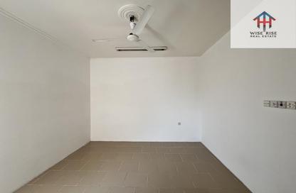 Apartment - 2 Bedrooms - 2 Bathrooms for rent in Salihiya - Manama - Capital Governorate