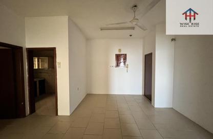 Apartment - 2 Bedrooms - 2 Bathrooms for rent in Salihiya - Manama - Capital Governorate