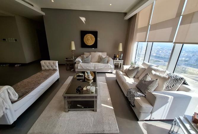 983895 - Property Image 2