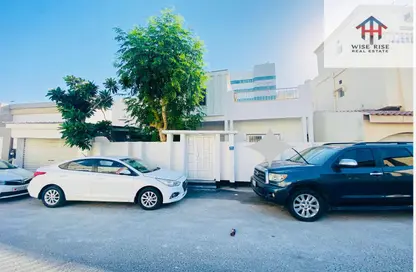 Villa - 4 Bedrooms - 3 Bathrooms for rent in Zinj - Manama - Capital Governorate