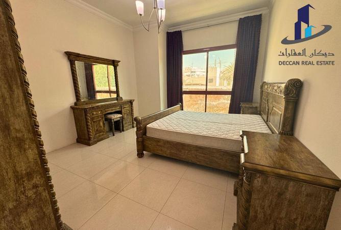 990195 - Property Image 2