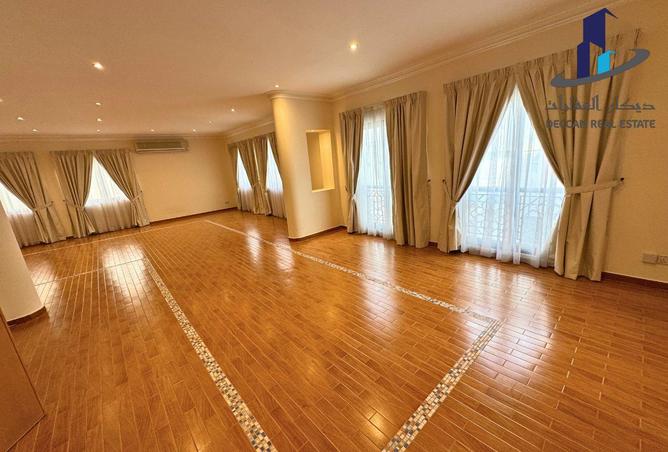 997444 - Property Image 2