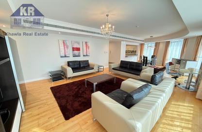 Apartment - 3 Bedrooms - 5 Bathrooms for rent in Seef - Capital Governorate