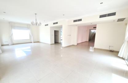 Villa - 4 Bedrooms - 5 Bathrooms for rent in Janabiya - Northern Governorate