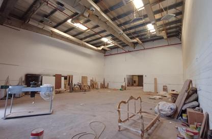 Warehouse - Studio - 2 Bathrooms for rent in Hidd - Muharraq Governorate