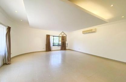 Villa - 4 Bedrooms - 5 Bathrooms for rent in Hamala - Northern Governorate