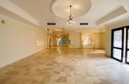 Compound - 4 Bedrooms - 3 Bathrooms for rent in Janabiya - Northern Governorate