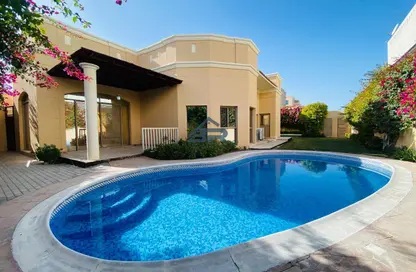 Compound - 4 Bedrooms - 3 Bathrooms for rent in Janabiya - Northern Governorate