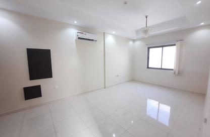 Apartment - 2 Bedrooms - 2 Bathrooms for rent in Hidd - Muharraq Governorate