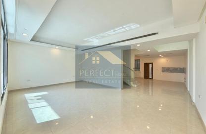 Villa - 4 - 6 for sale in Saar - Northern Governorate Villa - 4 - 6 for sale in Saar - Northern Governorate