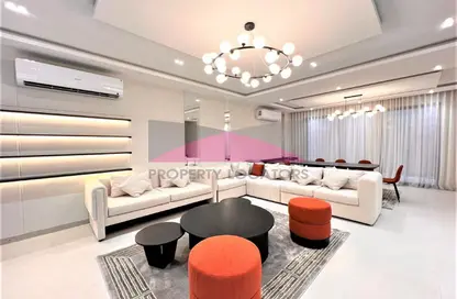 Villa - 3 Bedrooms - 5 Bathrooms for rent in Busaiteen - Muharraq Governorate