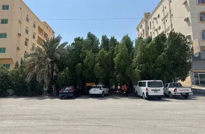 محل - استوديو - 3 حمامات للايجار في سترة - المحافظة الوسطى