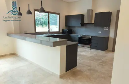 فيلا - 5 غرف نوم - 5 حمامات للايجار في الجنبية - المحافظة الشمالية