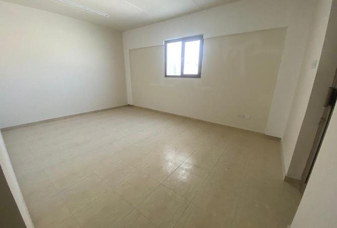 990194 - Property Image 2