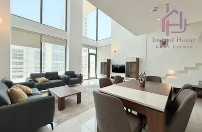 Duplex - 3 Bedrooms - 4 Bathrooms for rent in Al Juffair - Capital Governorate