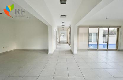 Villa - 4 Bedrooms - 5 Bathrooms for rent in Saar - Northern Governorate