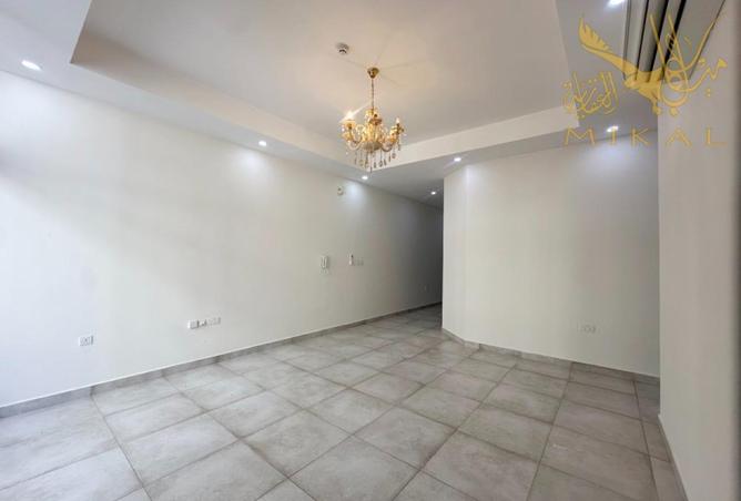 994471 - Property Image 2