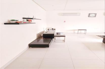 Apartment - 2 Bedrooms - 3 Bathrooms for rent in Sanad - Central Governorate