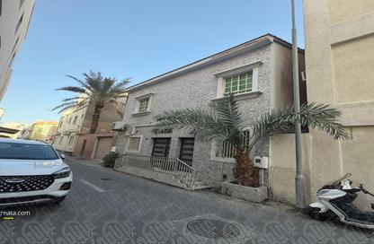 Villa - 4 Bedrooms - 4 Bathrooms for sale in Galali - Muharraq Governorate