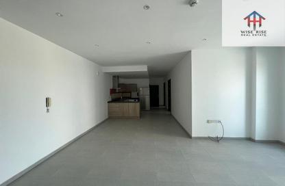 Apartment - 2 Bedrooms - 2 Bathrooms for rent in Sanabis - Manama - Capital Governorate