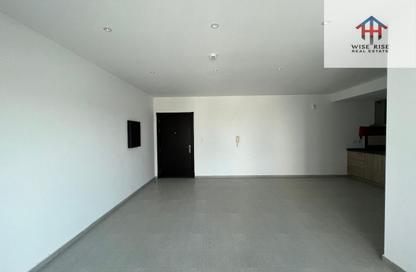 Apartment - 2 Bedrooms - 2 Bathrooms for rent in Sanabis - Manama - Capital Governorate