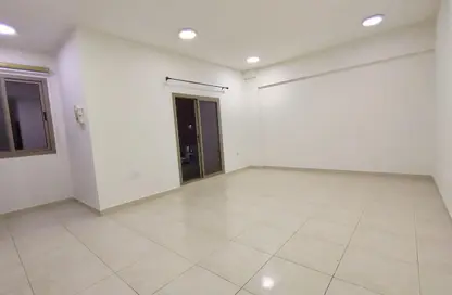 شقة - 3 غرف نوم - 2 حمامات للايجار في الحد - المحرق