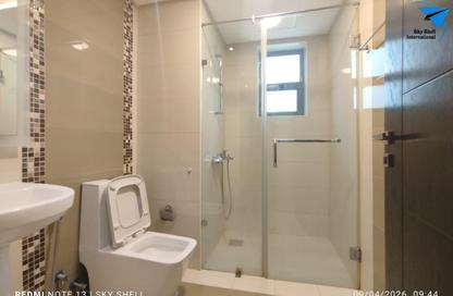 Apartment - 2 Bedrooms - 2 Bathrooms for rent in Sanabis - Manama - Capital Governorate