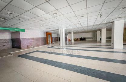 Show Room - Studio - 1 Bathroom for rent in Exhibition Road - Hoora - Capital Governorate