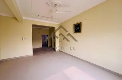 Apartment - 3 Bedrooms - 2 Bathrooms for rent in Alhajiyat - Riffa - Southern Governorate