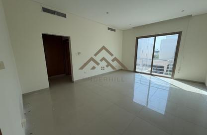 مجمع سكني - 4 - 4 للإيجار في سار - المحافظة الشمالية