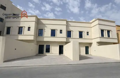 فيلا - 4 غرف نوم - 5 حمامات للبيع في مدينة حمد - المحافظة الشمالية