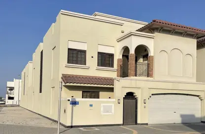 Villa - 5 Bedrooms - 4 Bathrooms for sale in Alhajiyat - Riffa - Southern Governorate