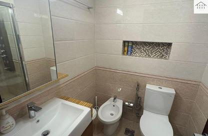 Apartment - 2 Bedrooms - 3 Bathrooms for rent in Al Juffair - Capital Governorate