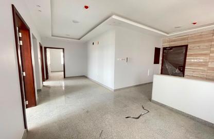 Office Space - Studio - 2 Bathrooms for rent in Al Qadam - Northern Governorate