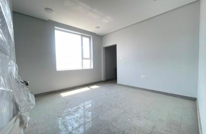 Office Space - Studio - 2 Bathrooms for rent in Al Qadam - Northern Governorate