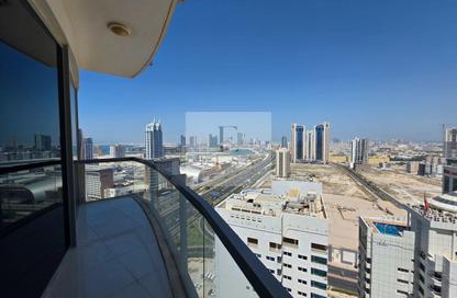 Apartment - 2 Bedrooms - 3 Bathrooms for rent in Sanabis - Manama - Capital Governorate