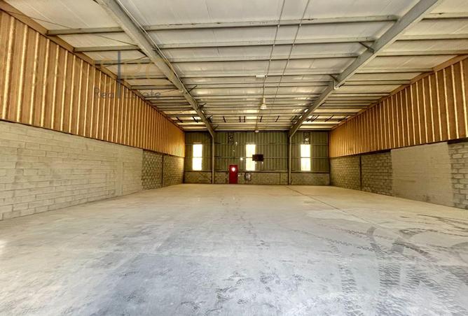 987588 - Property Image 3