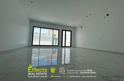 Villa - 4 Bedrooms - 6 Bathrooms for sale in Tubli - Central Governorate