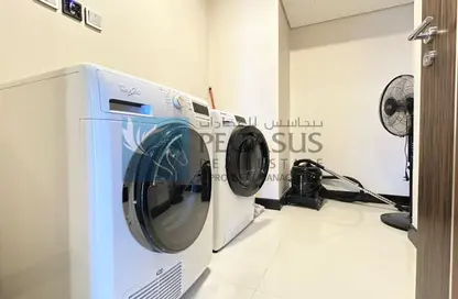 Apartment - 2 Bedrooms - 4 Bathrooms for rent in Al Juffair - Capital Governorate