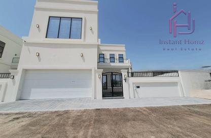 Villa - 4 Bedrooms - 5 Bathrooms for sale in Janabiya - Northern Governorate