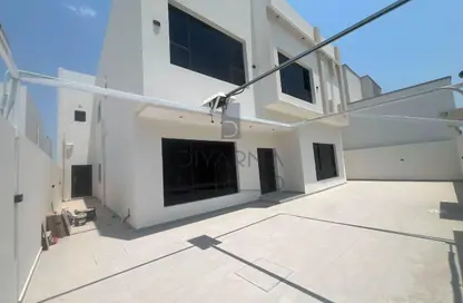 Villa - 5 Bedrooms - 7 Bathrooms for sale in Hidd - Muharraq Governorate