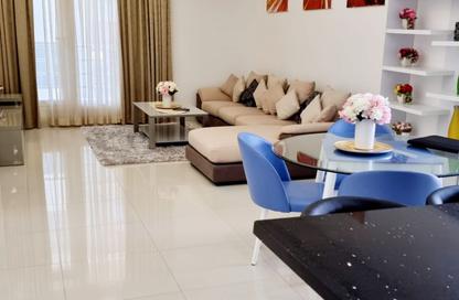 Apartment - 2 Bedrooms - 3 Bathrooms for rent in Al Juffair - Capital Governorate