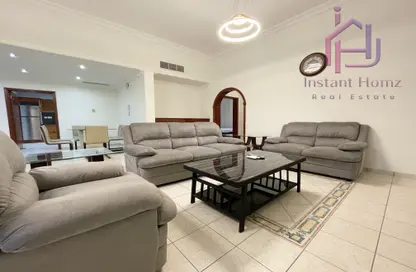 Apartment - 2 Bedrooms - 2 Bathrooms for rent in Al Juffair - Capital Governorate