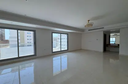 شقة - 3 غرف نوم - 3 حمامات للبيع في الحد - المحرق