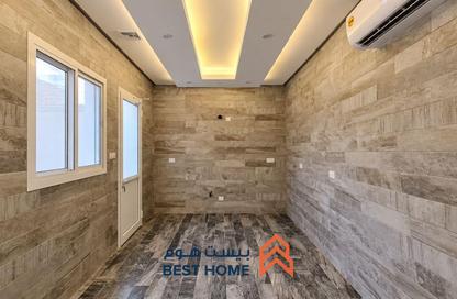 Villa - 4 - 6 for sale in Saar - Northern Governorate