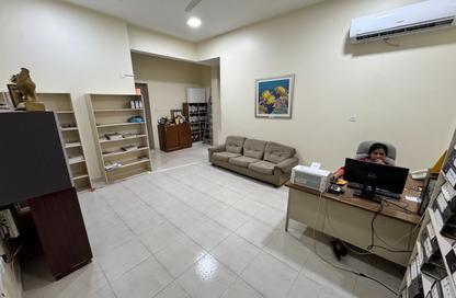 Office Space - Studio - 2 Bathrooms for rent in Salmabad - Central Governorate